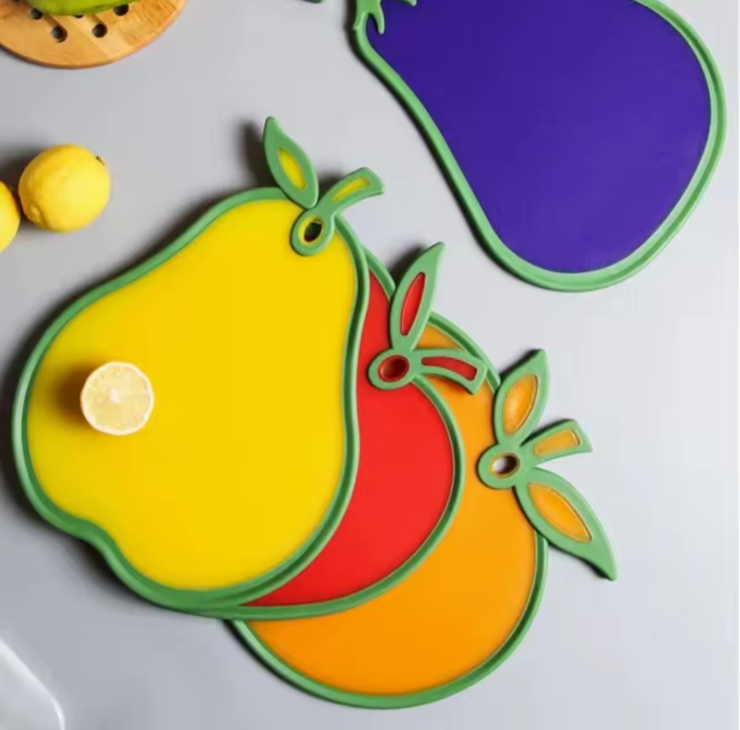 PLANCHE A DECOUPER FRUITS ANTIDERAPANTE | SANS BPA