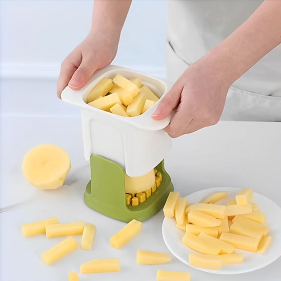 Trancher des frites avec le coupe légumes CubeCut