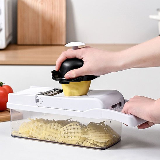 Coupe légumes multifonctions RapidCut  montre comment gaufrer des pommes de terre