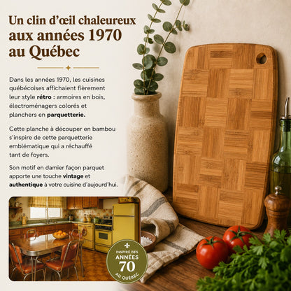 Illustration expliquant l'inspiration du motif en parquetterie des cuisines québécoises des années 1970 sur une planche à découper en bambou.