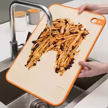 planche à découper en silicone facile à laver sous le robinet
