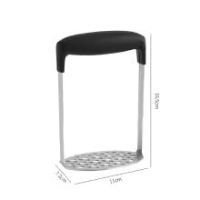 Presse purée manuel en inox à base ovale et poignée antidérapante montrant les mesures sur fond blanc.